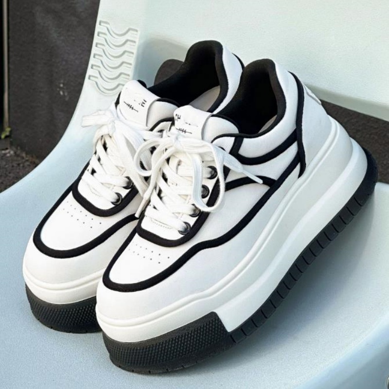Running Shoes Women - 新しいレザー製レディースホワイト通気性カジュアル女性用バルカナイズスニーカー、スポーツウォーキングランニングプラットフォームフラットシューズ、サイズ35-40