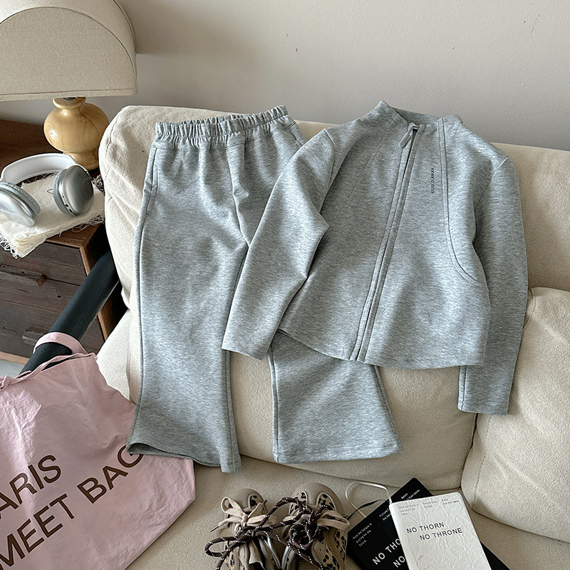 おしゃれなベビー服 女の子用 2点セット スポーツウェア 無 - Running Gear Kids のレビューと価格